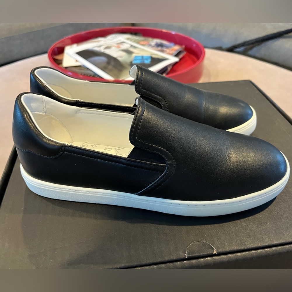 Stuart Weitzman - Daryl Slip-on